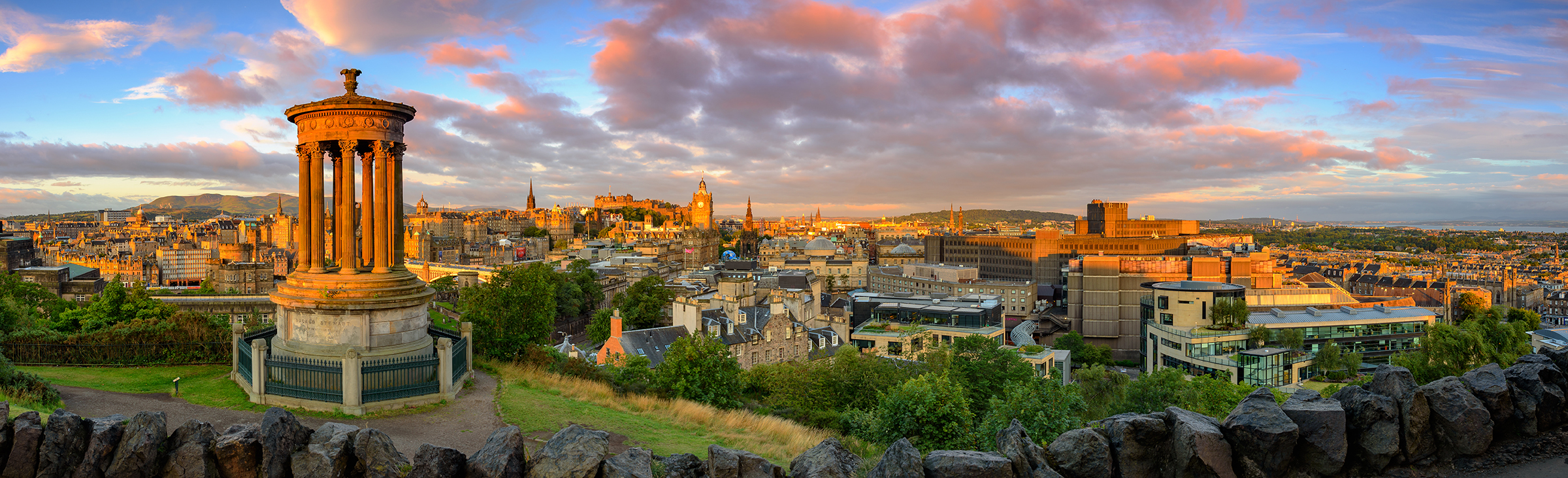London to Edinburgh by train, bus, flight, taxi from GBP 825 - ✅